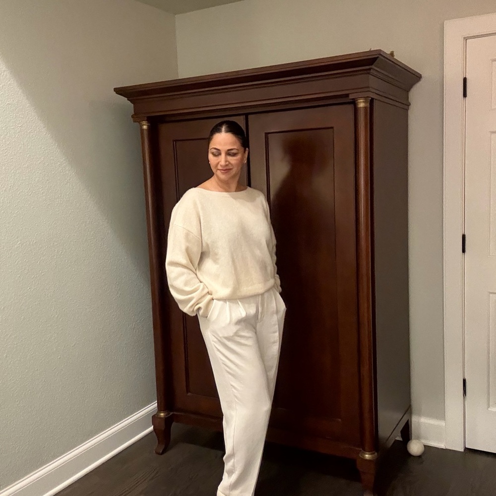 Aritzia Babaton Elegant Cream Cashmere Blend Sweater